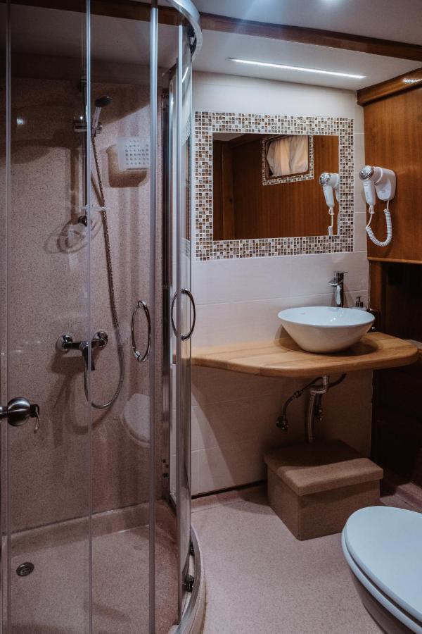 Sicily Sea Charter Hande Capo Galera Hotell Palermo Eksteriør bilde